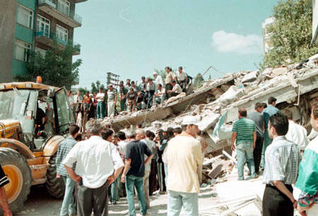17 Ağustos depreminin üzerinden 16 yıl geçti! 13