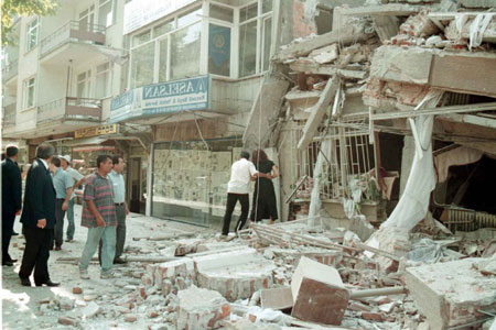 17 Ağustos depreminin üzerinden 16 yıl geçti! 15
