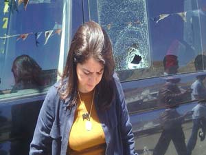 AK Partili bayan vekile taşlı saldırı