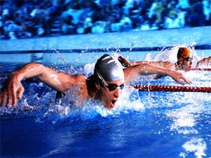Kas ve eklemler için en faydalı egzersiz yüzmek
