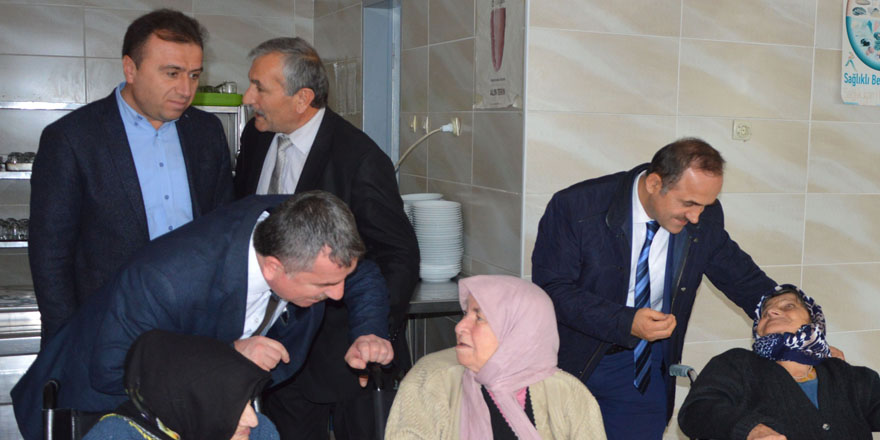 Başkan Özdemir: "Engellilerin hayatını kolaylaştırmalıyız"