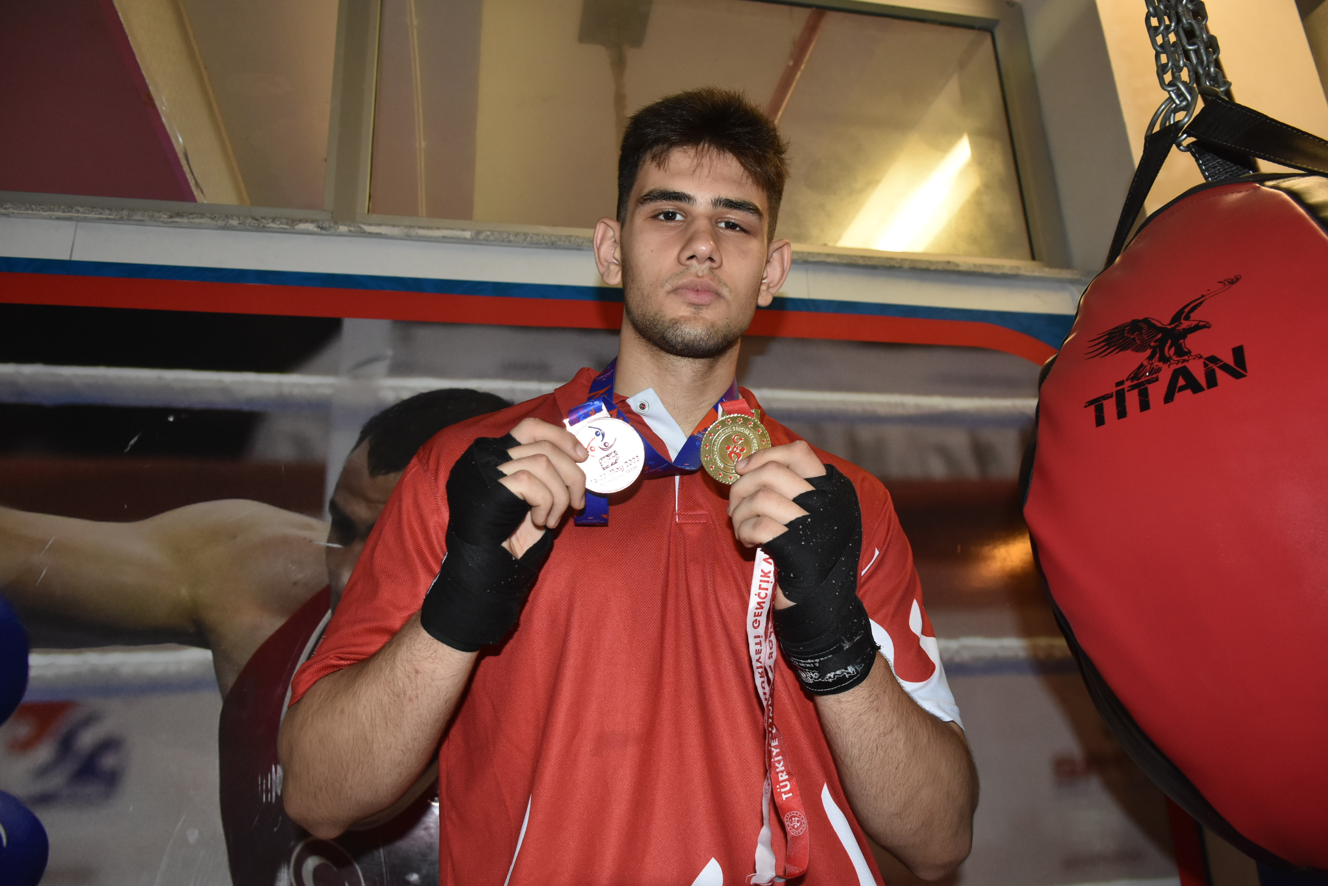 Boksta genç yetenek Ahmet Zeki Elturan'ın hedefi olimpiyat madalyası