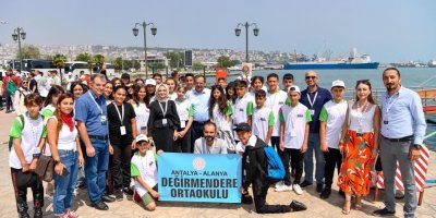 Bursa ve Antalya’dan gelen öğrenciler Samsun’u gezdi