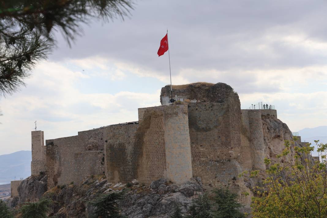 5 bin yıllık tarihi mahalle dimdik ayakta 11