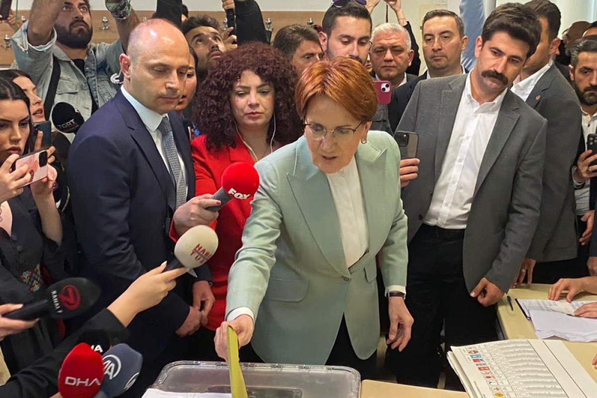 İYİ Parti Genel Başkanı Akşener, oyunu Üsküdar'da kullandı