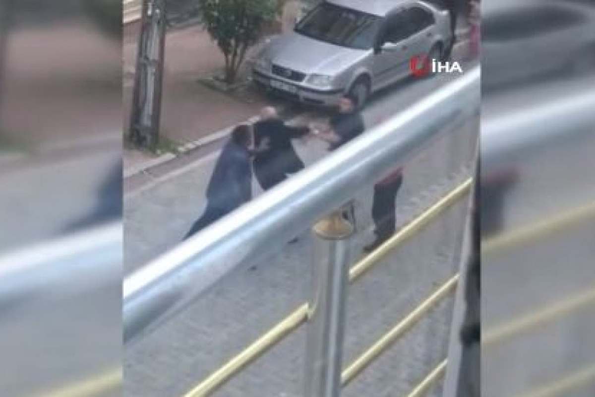 Park kavgasında sokak adeta boks ringine döndü