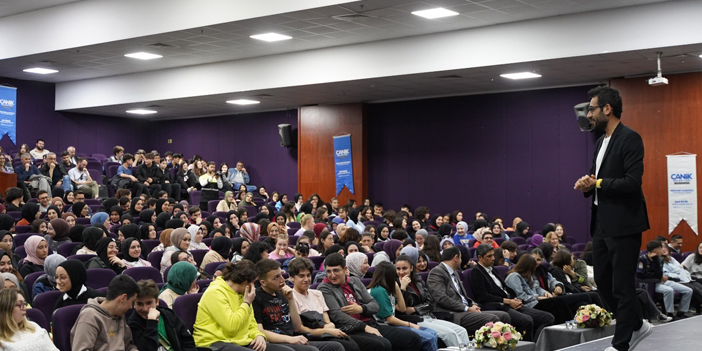 Canik’te öğrencilere ‘Griden Beyaza’ semineri