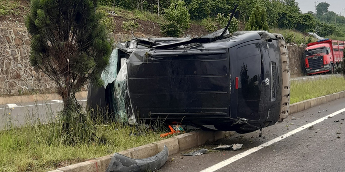 Ordu'da yolcu otobüsü ile hafif ticari aracın çarpıştığı kaza kamerada