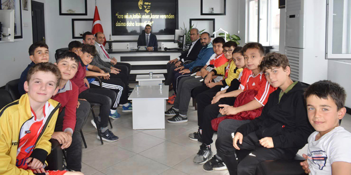 Yakakentli küçük sporcuların voleybol başarısı