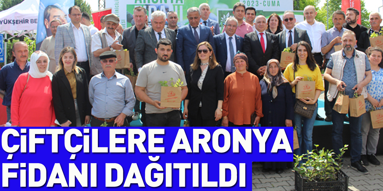 Çiftçilere Aronya Fidanı Dağıtıldı