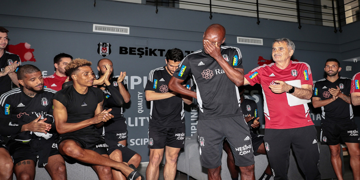 Beşiktaş'tan Atiba Hutchinson'a veda