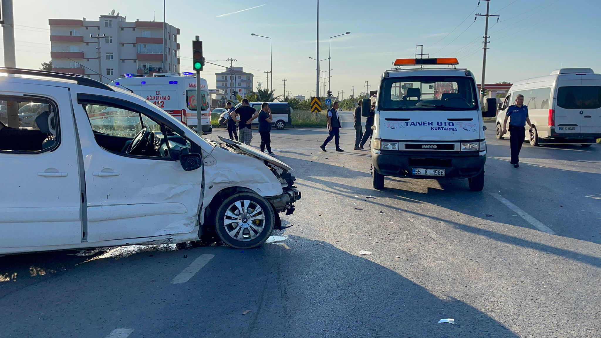 Samsun'da üç aracın karıştığı kazada 7 kişi yaralandı