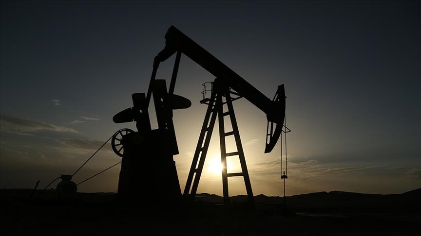 AB, Hindistan’ı kullanarak petrol yaptırımlarının çevresinden dolaşıyor
