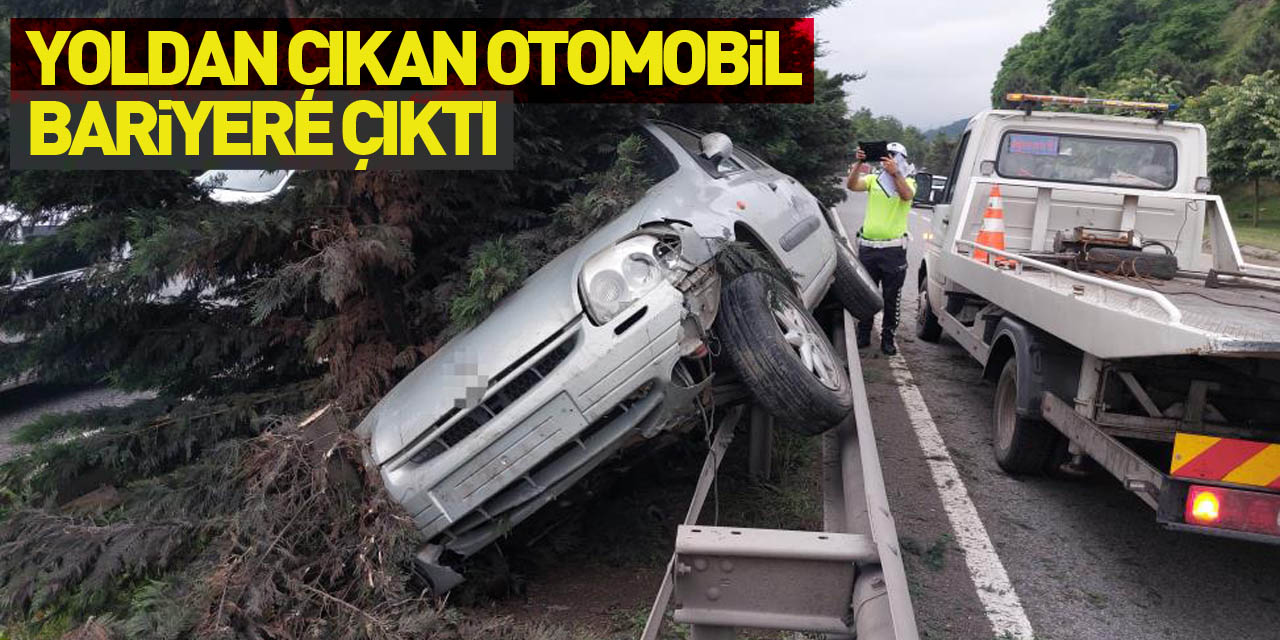 Samsun'da yoldan çıkan otomobil bariyere çıktı