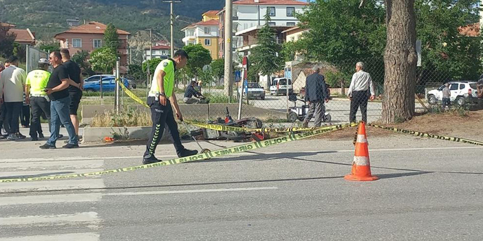 Elektrikli bisiklet ile motosiklet çarpıştı: 4 yaralı