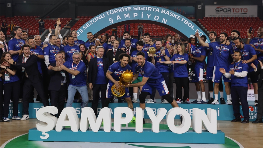 Basketbol Süper Ligi'nde Anadolu Efes, 16. şampiyonluğunu elde etti