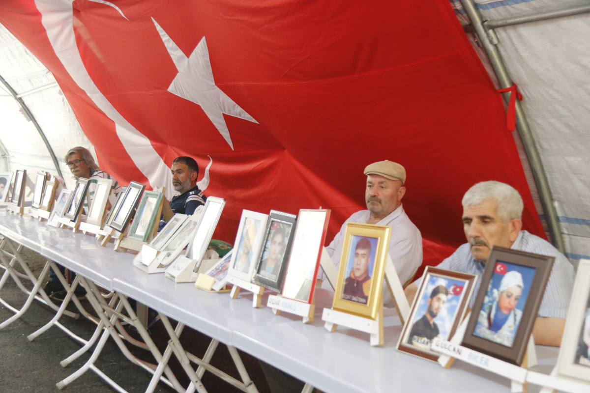 HDP ve PKK mağduru babalar Babalar Günü'nü buruk geçiriyor