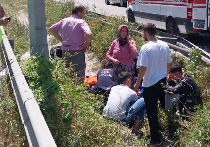 Samsun'da otomobil yayalara çarptı: 2 yaralı