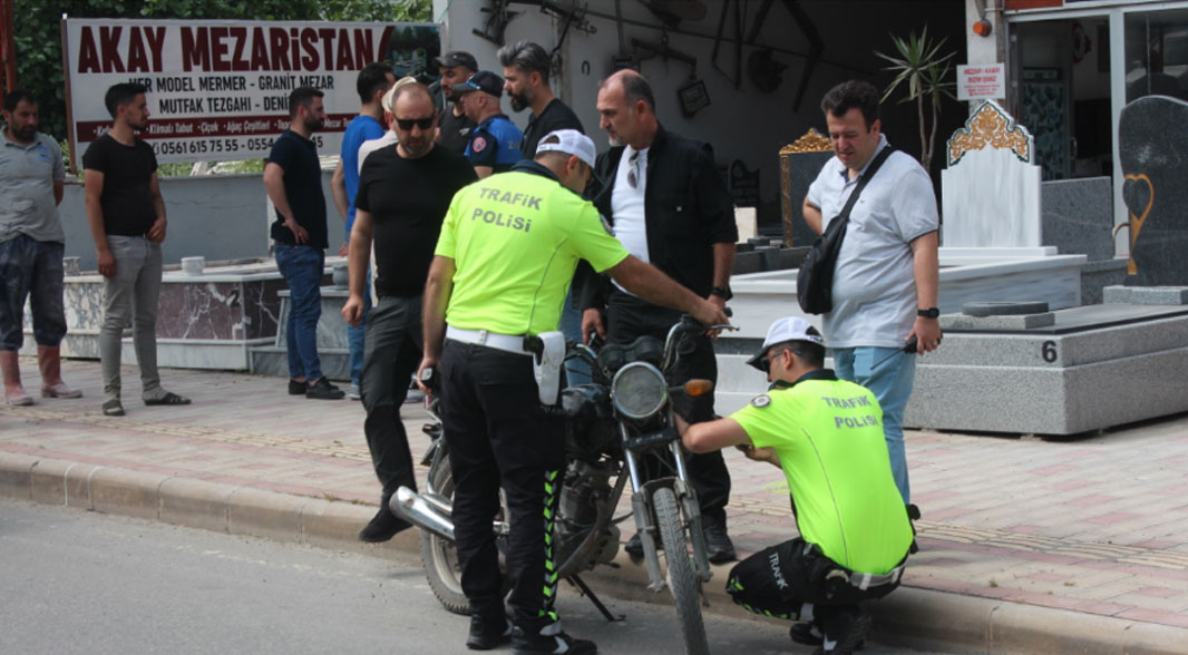 Hurdaya ayrılan motosikletle ters yönde ilerleyen sürücüye 13 bin 641 lira ceza