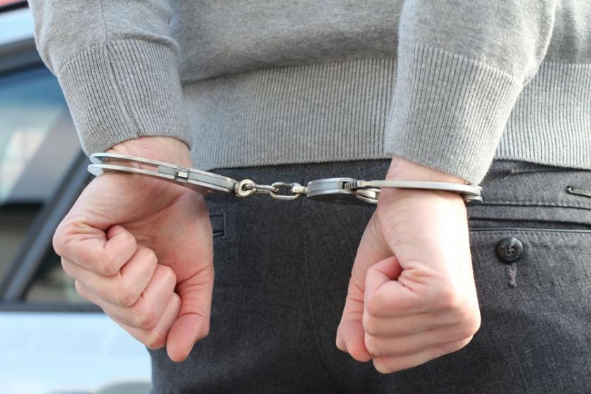 Samsun'da yol verme kavgası nedeniyle gözaltına alınan 8 zanlıdan biri tutuklandı