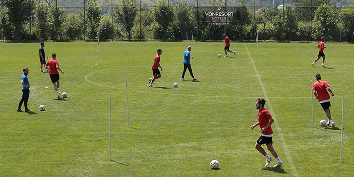 Osman Özköylü'den Süper Lig'de "güçlü Pendikspor" mesajı