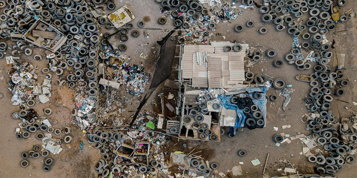 Şili'nin Atacama Çölü binlerce çöp yığınıyla kaplandı