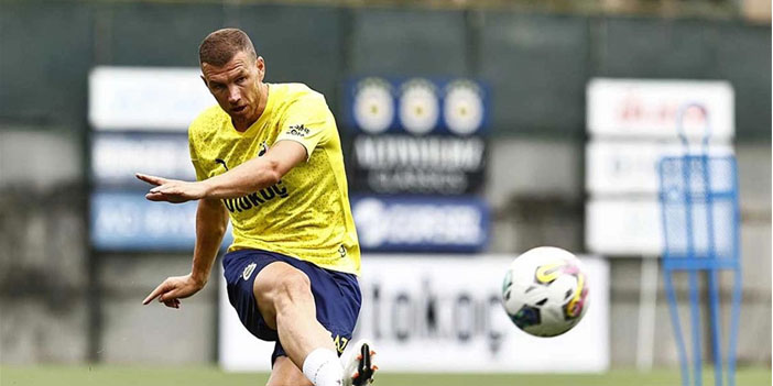 Fenerbahçe'nin yeni transferi Edin Dzeko, takımla ilk antrenmanına çıktı