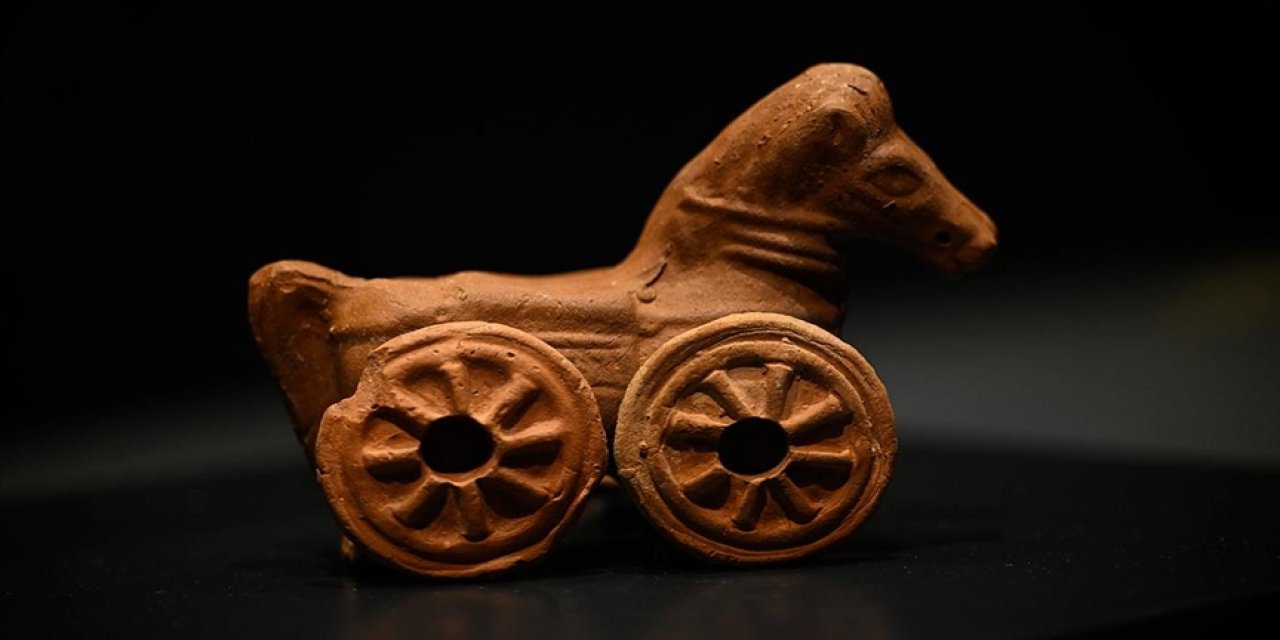 Farklı müzelerdeki antik oyuncaklar Ankara'daki geçici sergide bir araya getirildi