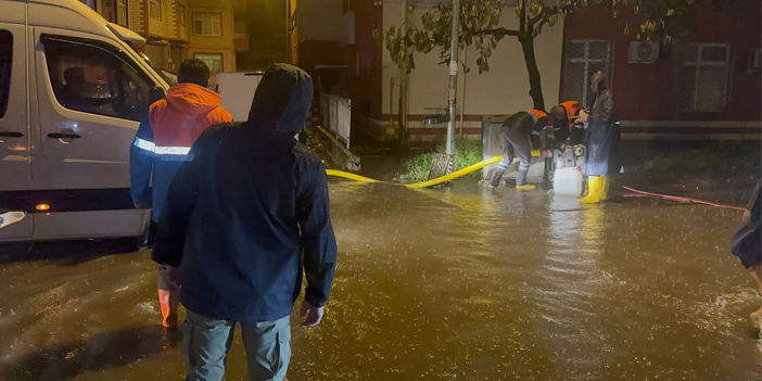 Ordu'da sel: Cadde ve sokaklar göle döndü