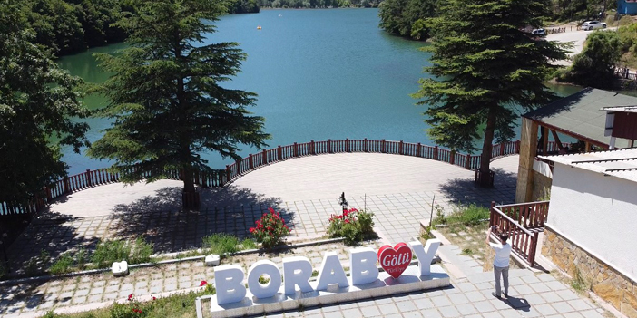 Boraboy Gölü’ne ziyaretçi akını