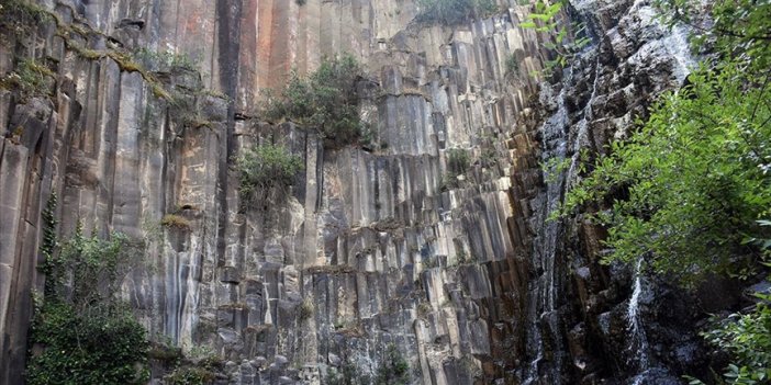 Sinop'ta milyon yıllık tabiat anıtı bazalt kayalıklar turizme kazandırılıyor