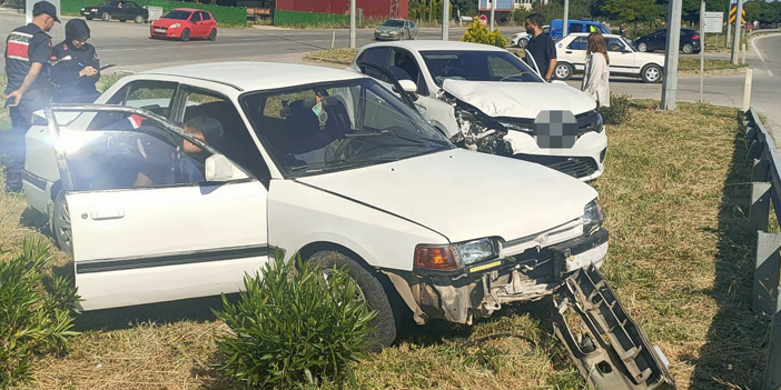 Samsun'da iki otomobil çarpıştı: 4 yaralı