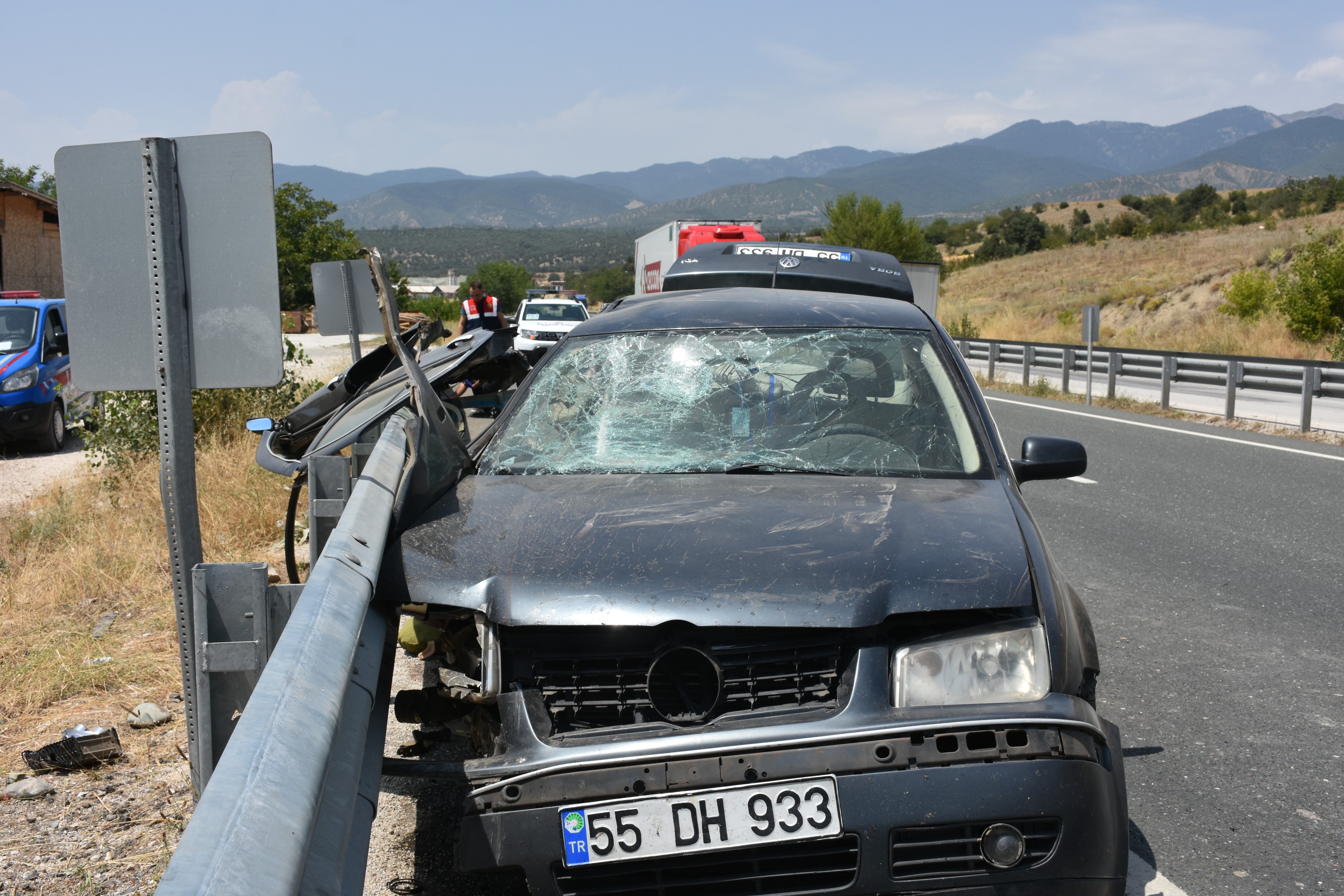 Hurdaya dönen otomobilde ağır yaralanan 14 yaşındaki kız yaşam savaşına yenik düştü