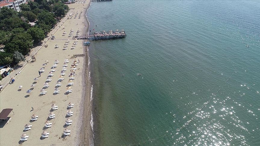 Şarköy mavi bayraklı plaj ve ormanlarıyla doğayla iç içe tatil imkanı sunuyor