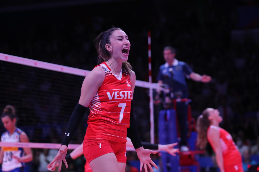 Milli voleybolcu Hande Baladın’ı tehdit ettiği iddia edilen şüpheli tutuklandı