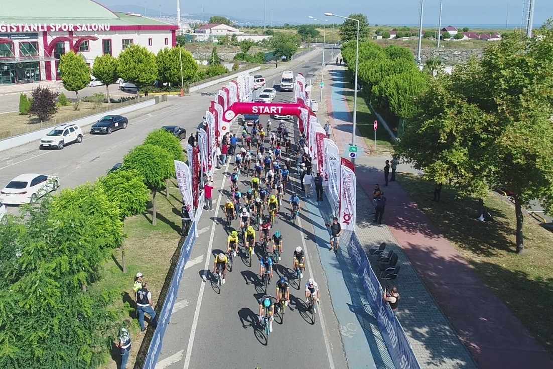 100. Yıl Cumhuriyet Bisiklet Turu'nda Samsun-Çorum etabının startı verildi