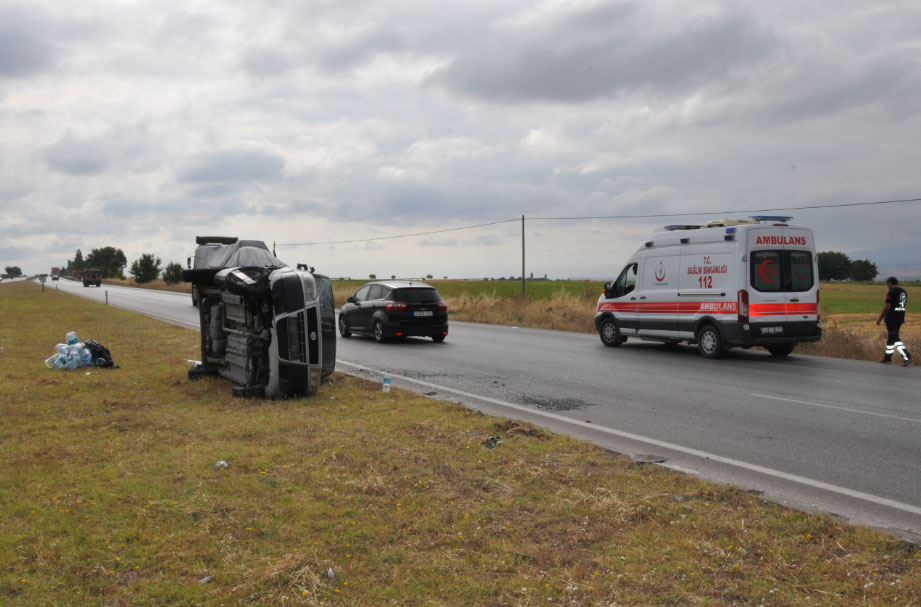Amasya'da 3 aracın karıştığı kazada 4 kişi yaralandı