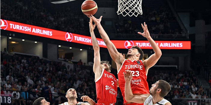 A Milli Erkek Basketbol Takımı, 2'de 2 yaparak yarı finale yükselmeyi garantiledi