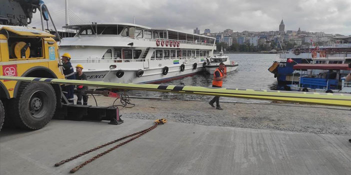 Eminönü'nde İETT otobüsü denize düştü