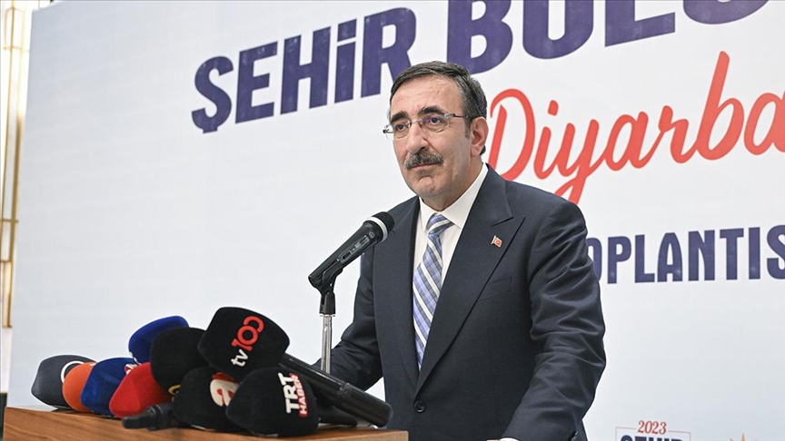 Cumhurbaşkanı Yardımcısı Yılmaz: Türkiye'deki yaklaşık 20 milyon konutun üçte birinin dönüşmesi gerekiyor