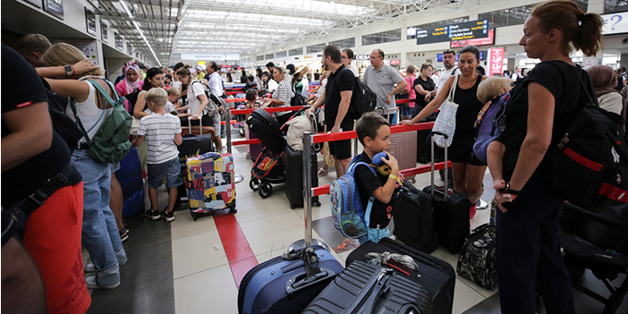 Antalya'ya hava yoluyla gelen turist sayısı 10 milyonu aştı