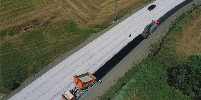 4,5 yılda 3 bin 810 kilometre yol, 1,277 kilometre yol genişletme çalışması