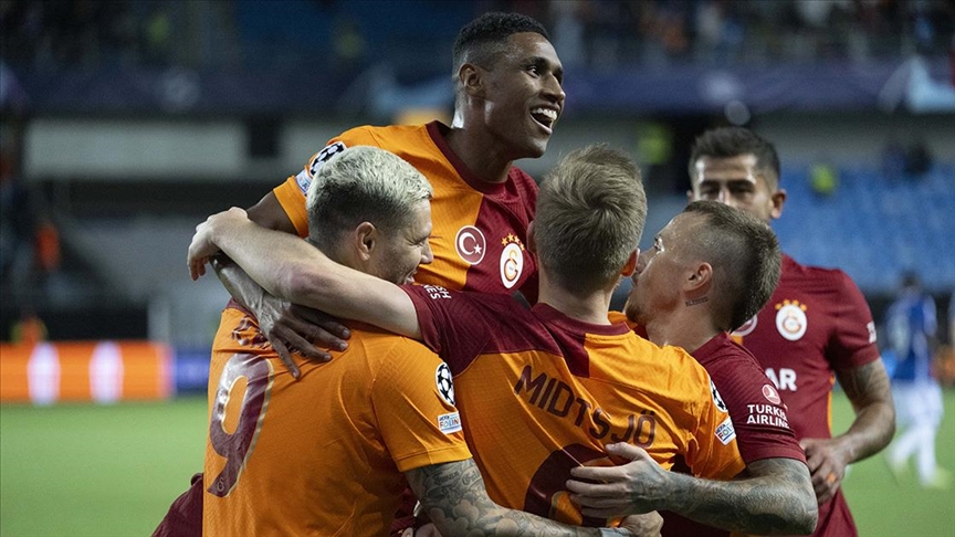 Galatasaray "Devler Ligi" için sahaya çıkıyor