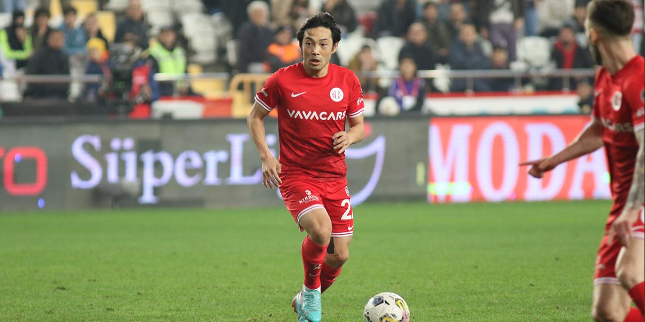 Antalyaspor, Japon futbolcu Shoya Nakajima ile yollarını ayırdı