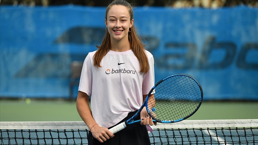 Milli tenisçi Zeynep Sönmez, ilk kez bir WTA turnuvasında adını finale yazdırdı