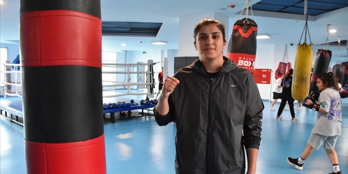 Milli boksör Busenaz Sürmeneli, 2024 Paris Olimpiyatları için hazırlanıyor