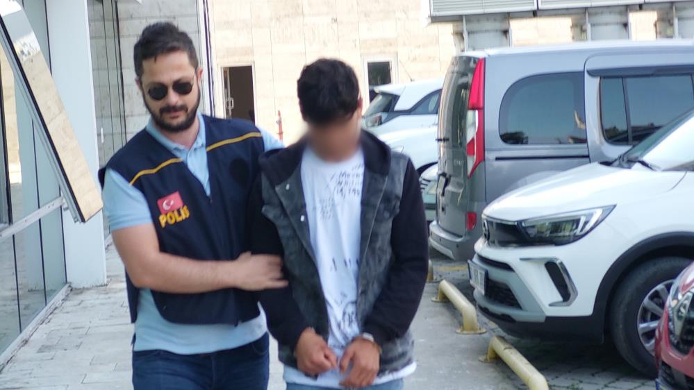 Polis tarafından aranan göçmen kaçakçısı Samsun'da yakalandı