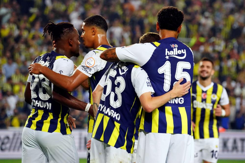 Fenerbahçe galibiyet serisini 13 maça çıkardı