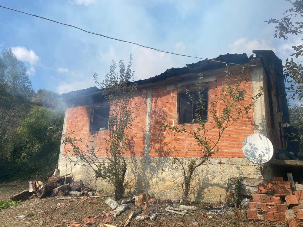 Alaçam'da yangın: 1 ölü