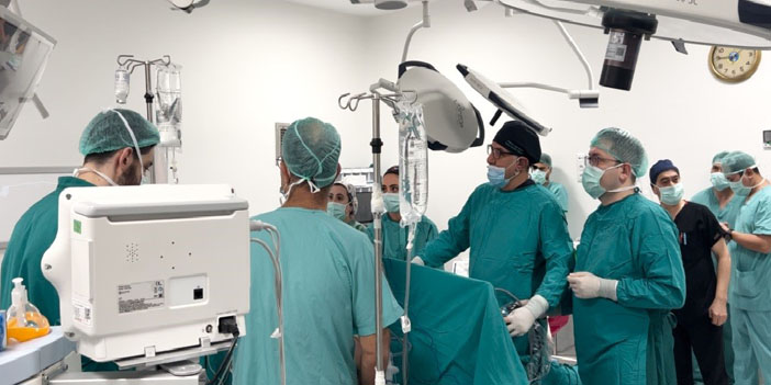 60 ülkeden 2 bin doktora, Türk cerrahtan eğitim niteliğinde ameliyat